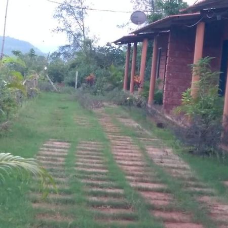 Vinee'S Kitchen And Motel Koynanagar Exterior foto